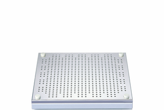 Shaking tray